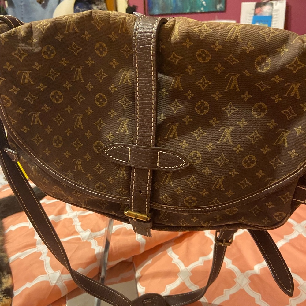 Authentic Louis Vuitton Saumur 30 with Dust Bag